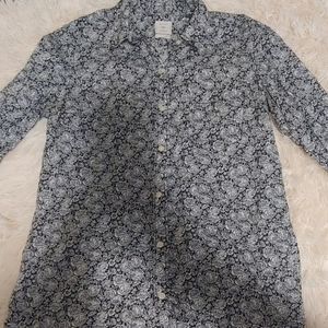 Gap Women's Fitted Boyfriend Button Down Shirt